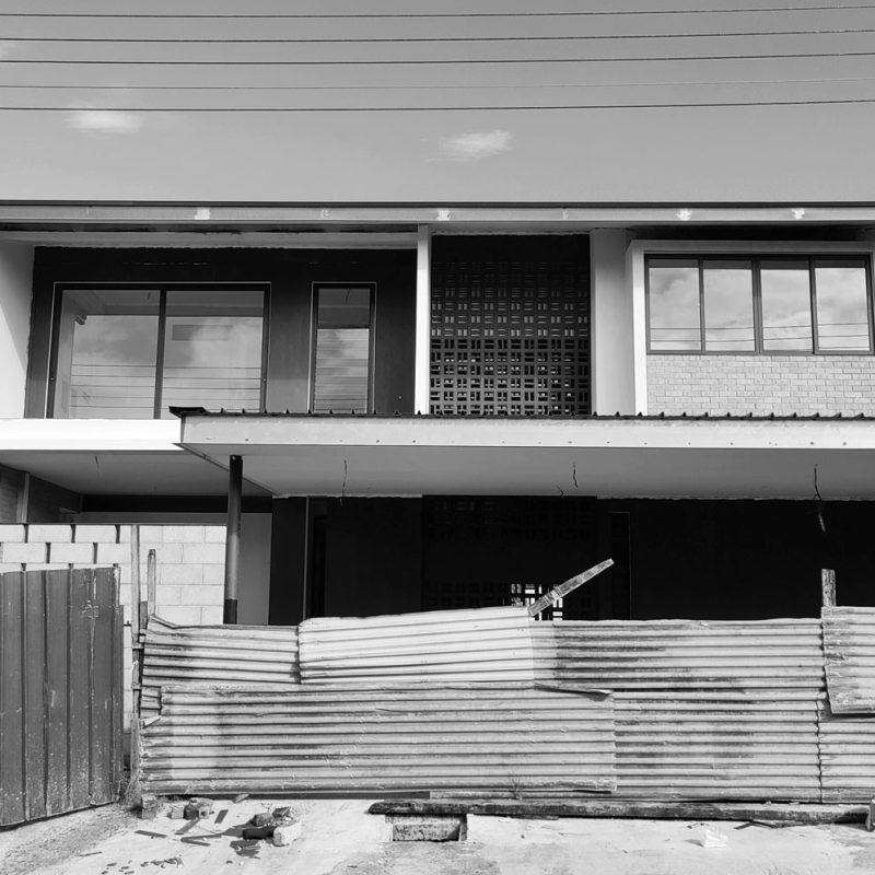 000-3-Hills-House---cover-photo---construction